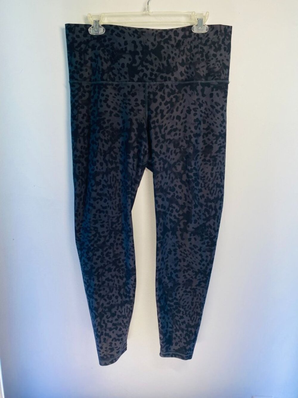 Old Navy Active Powersoft Leopard Print Leggings 1X Plus High-Rise Gray & Black
